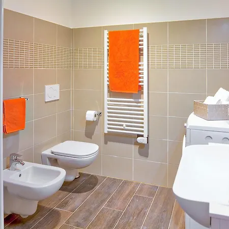 Colibri Apartament *