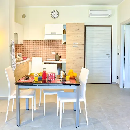 Colibri Apartament Diano Marina