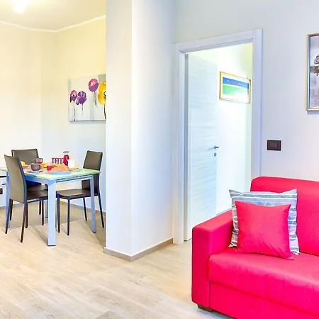 Colibri Apartament *